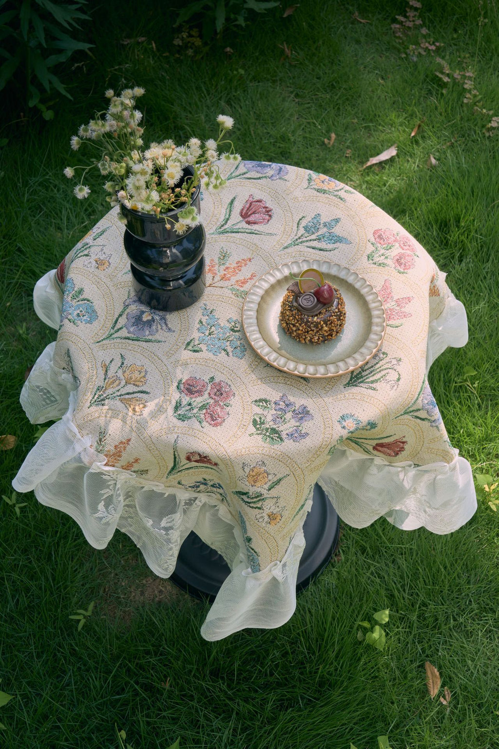 The Garden Veil | Cotton Blend Tablecloth