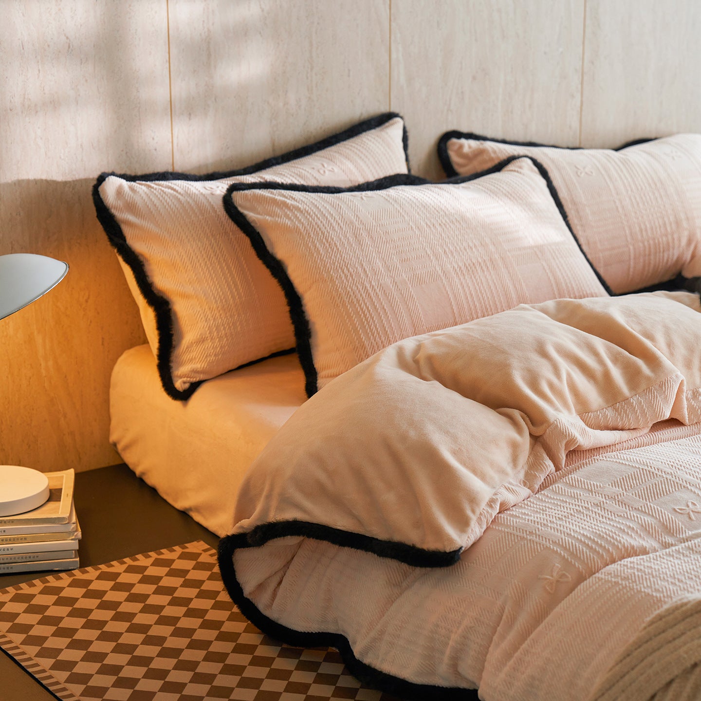 Premium Plush Flannel Embroidered Check Bedding Set – Four Pieces Berriscent