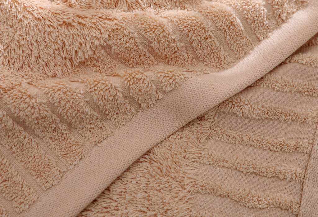 Velour Essence Bath Towel – 140 × 70 cm, Long-Staple Cotton Berriscent