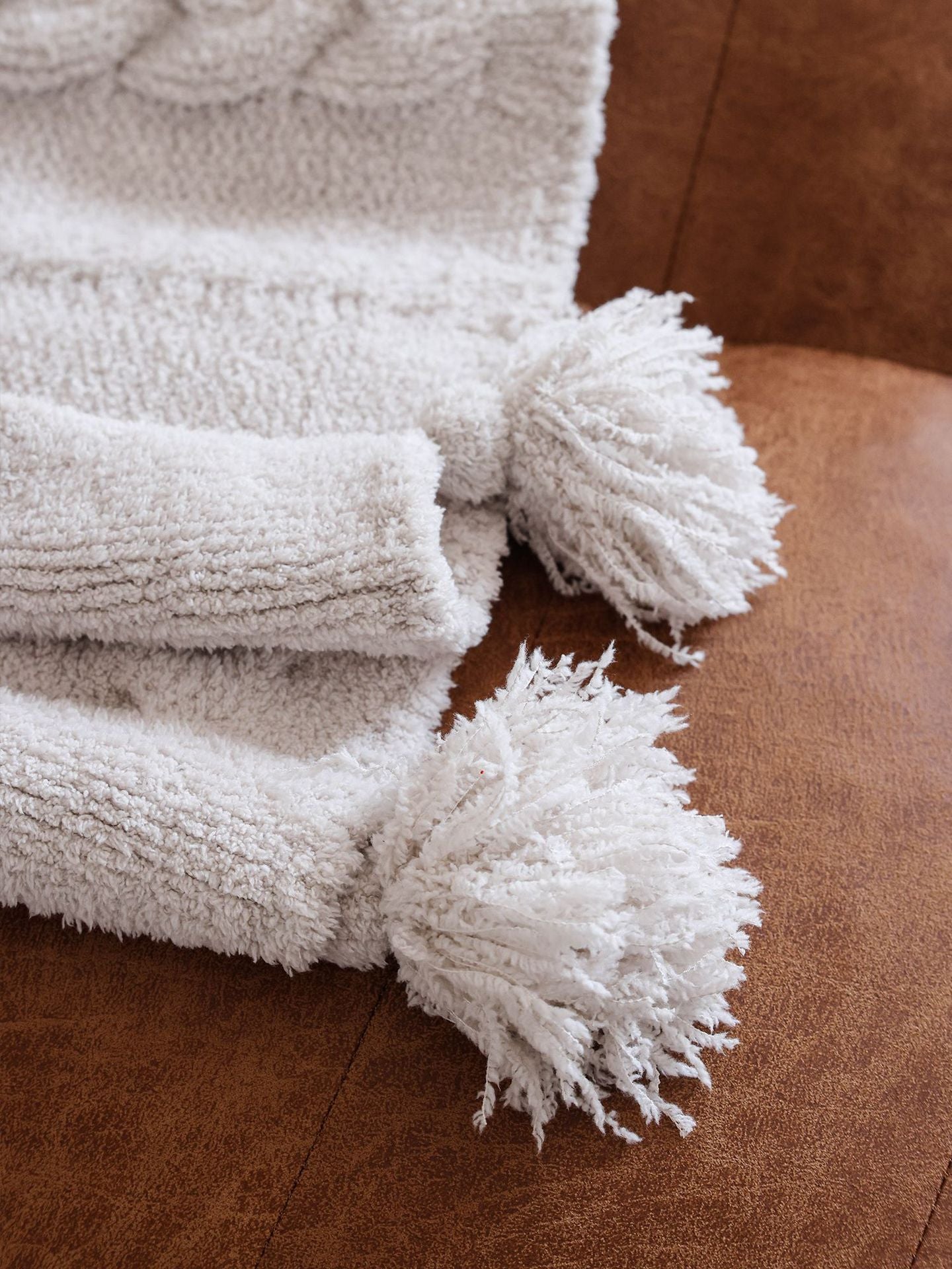 Braided Relief Thick Throw Berriscent