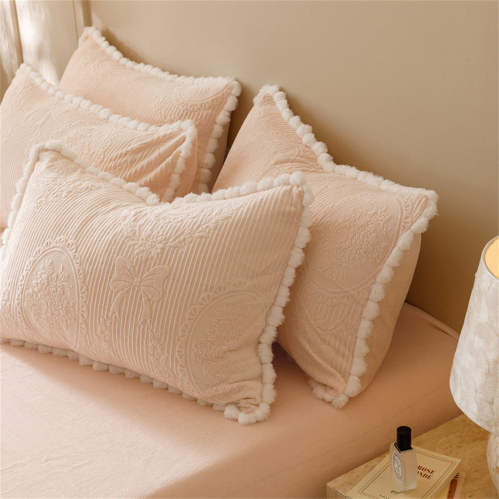 Embossed Plush Flannel Bedding Set – Blush Berriscent