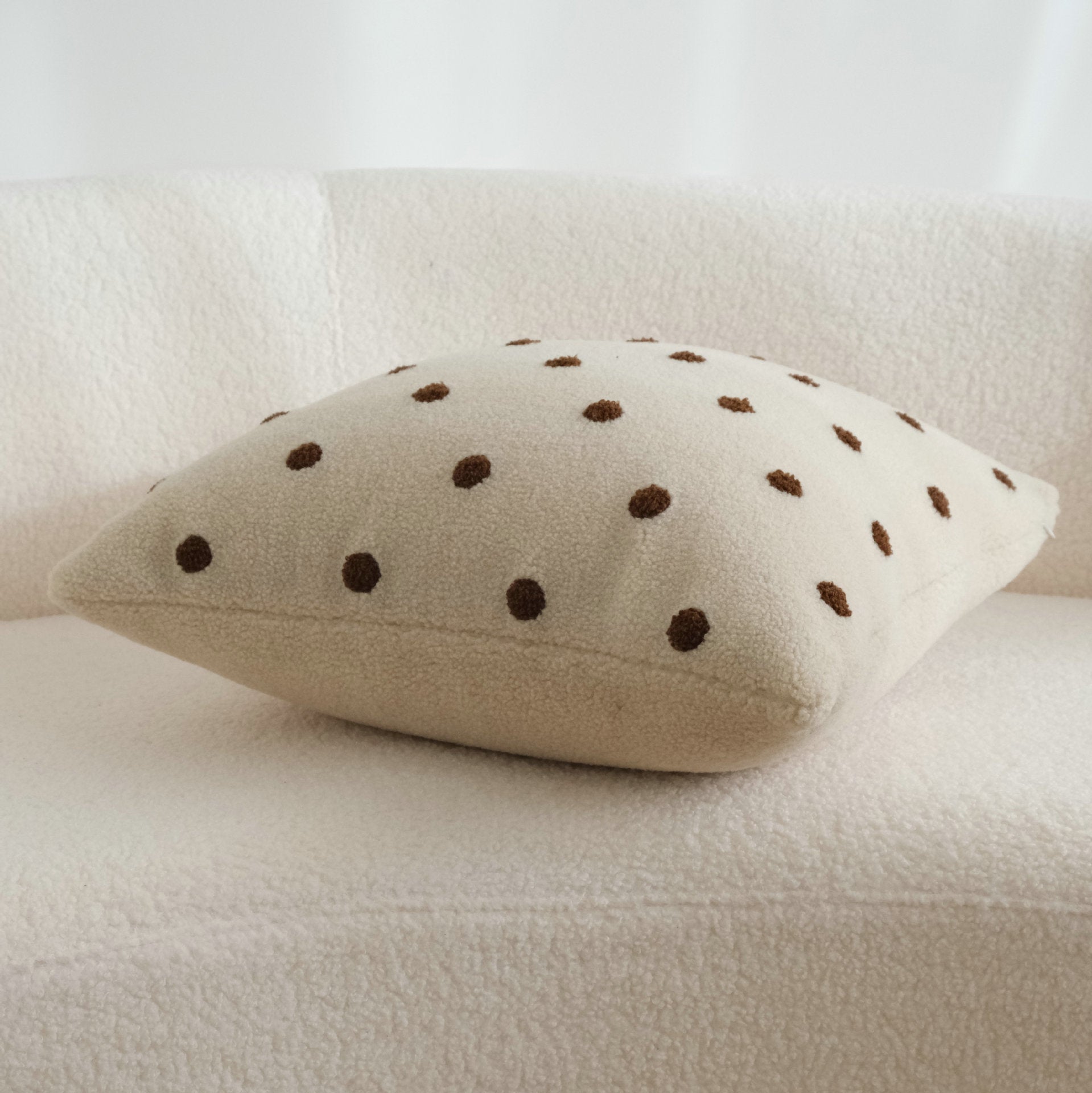 Soft Dot Collection – Decorative Cushion / Pillowcase Berriscent