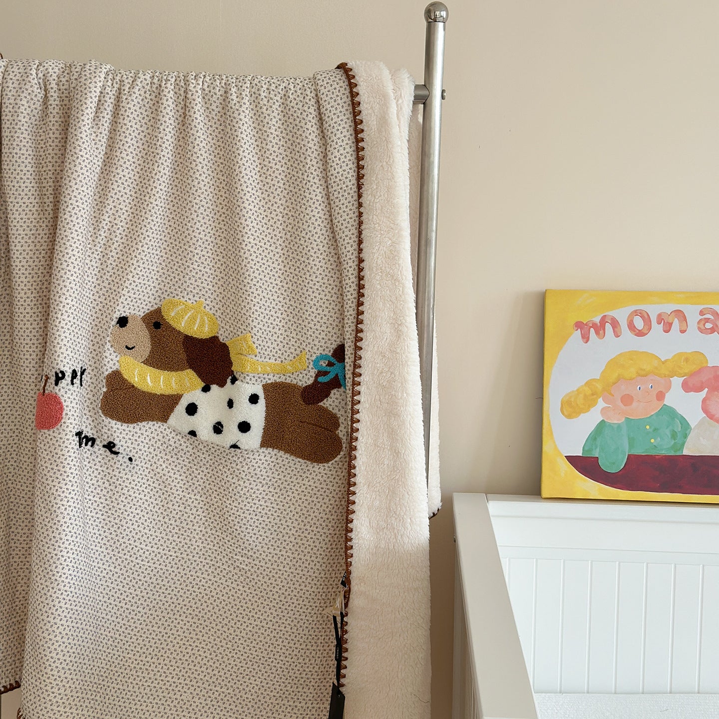 Cozy Friends Reversible Embroidered Towel – Cotton Gauze & Plush Fleece Berriscent