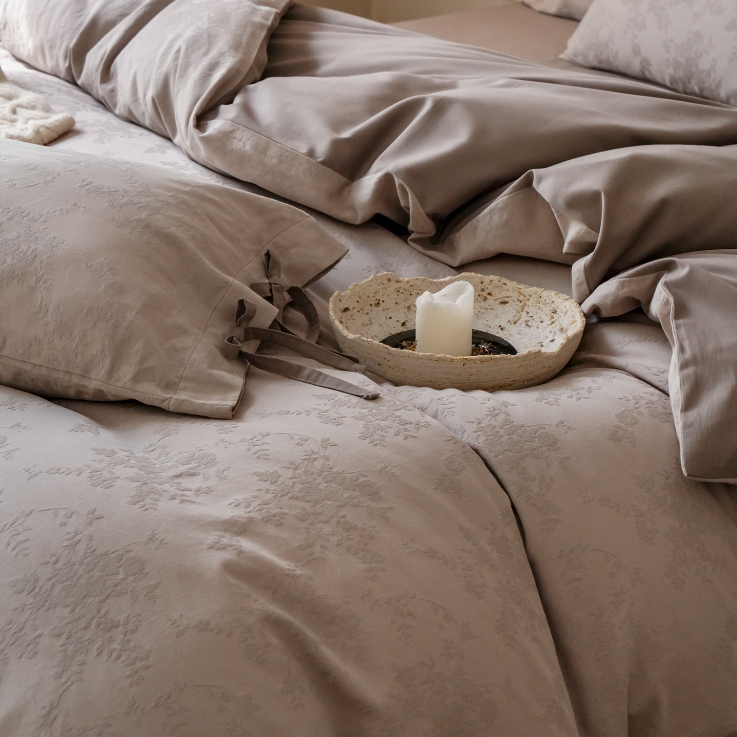 Blush Fleur Jacquard Cotton Bedding Set – Stone Taupe Berriscent