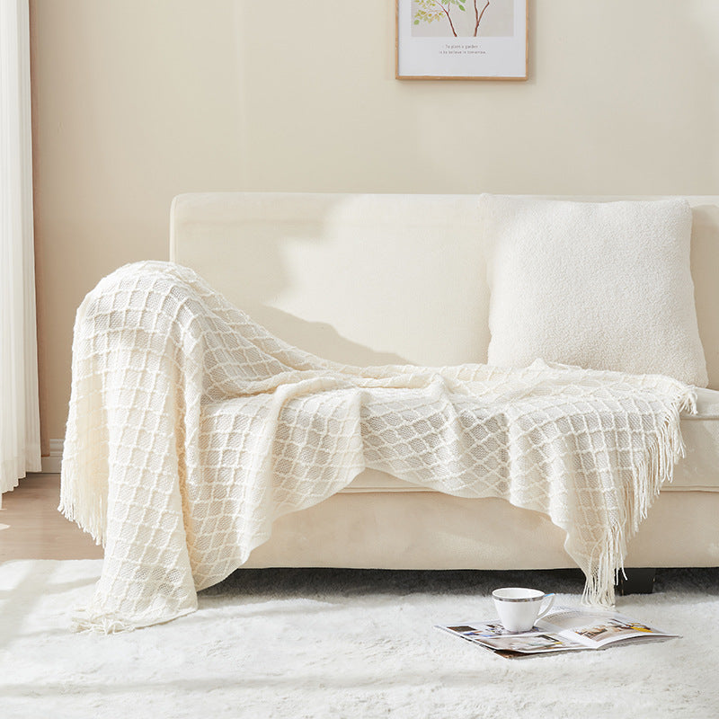 Solea Textured Throw – Soft Woven Elegance with Fringe Detail Berriscent