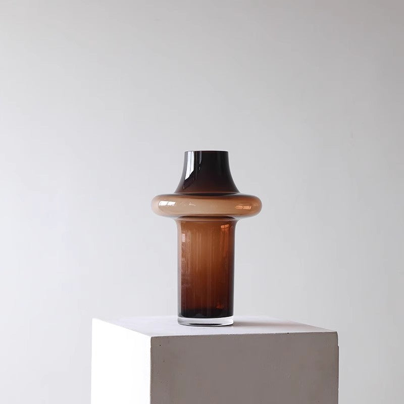 Amber Horizon Vase – Sculptural Gradient Glass Berriscent