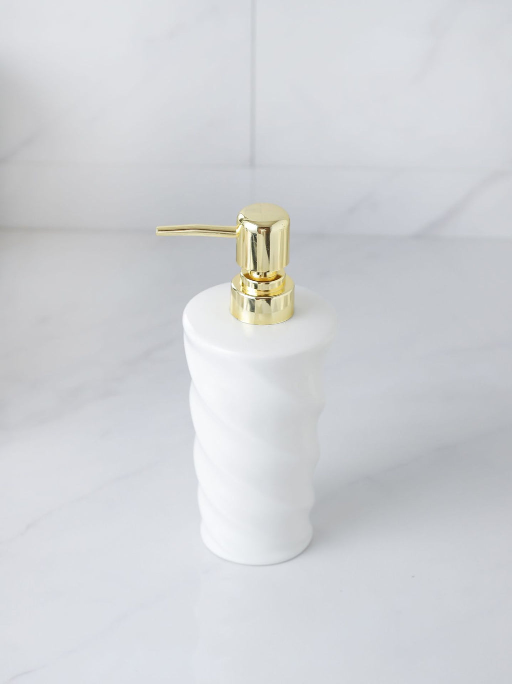 Serene Wave Ceramic Bath Set Berriscent