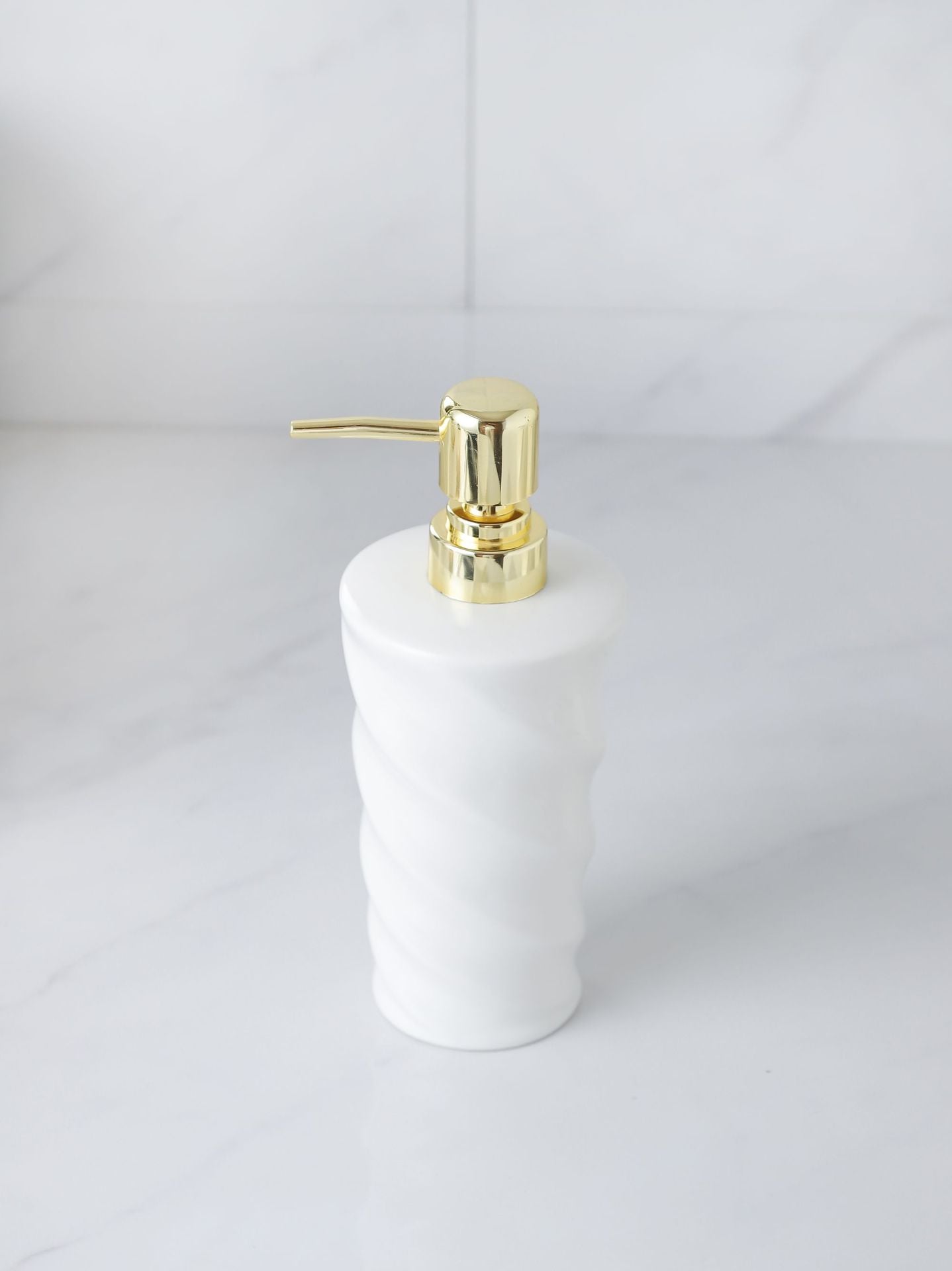 Serene Wave Ceramic Bath Set Berriscent