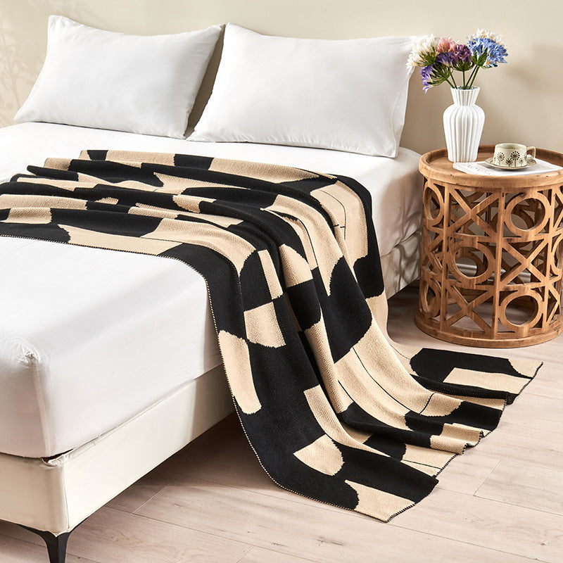 Lunare Noir Throw – Abstract Elegance in Modern Jacquard Berriscent