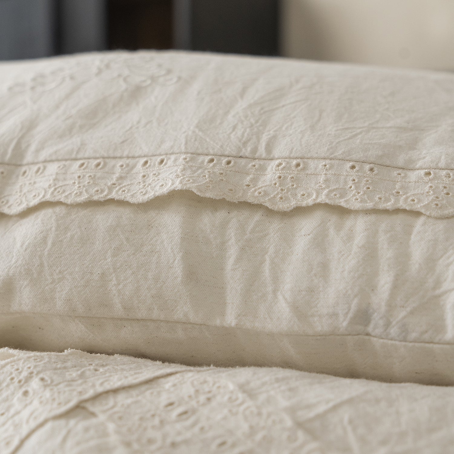 The Linen Whisper | Lace-Trimmed Cotton & Linen Bed Linen