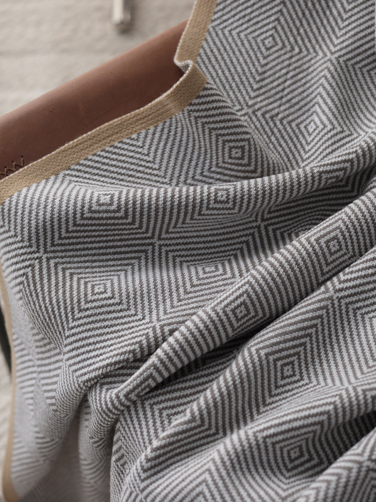 Linear Echo Geometric Throw Blanket Berriscent