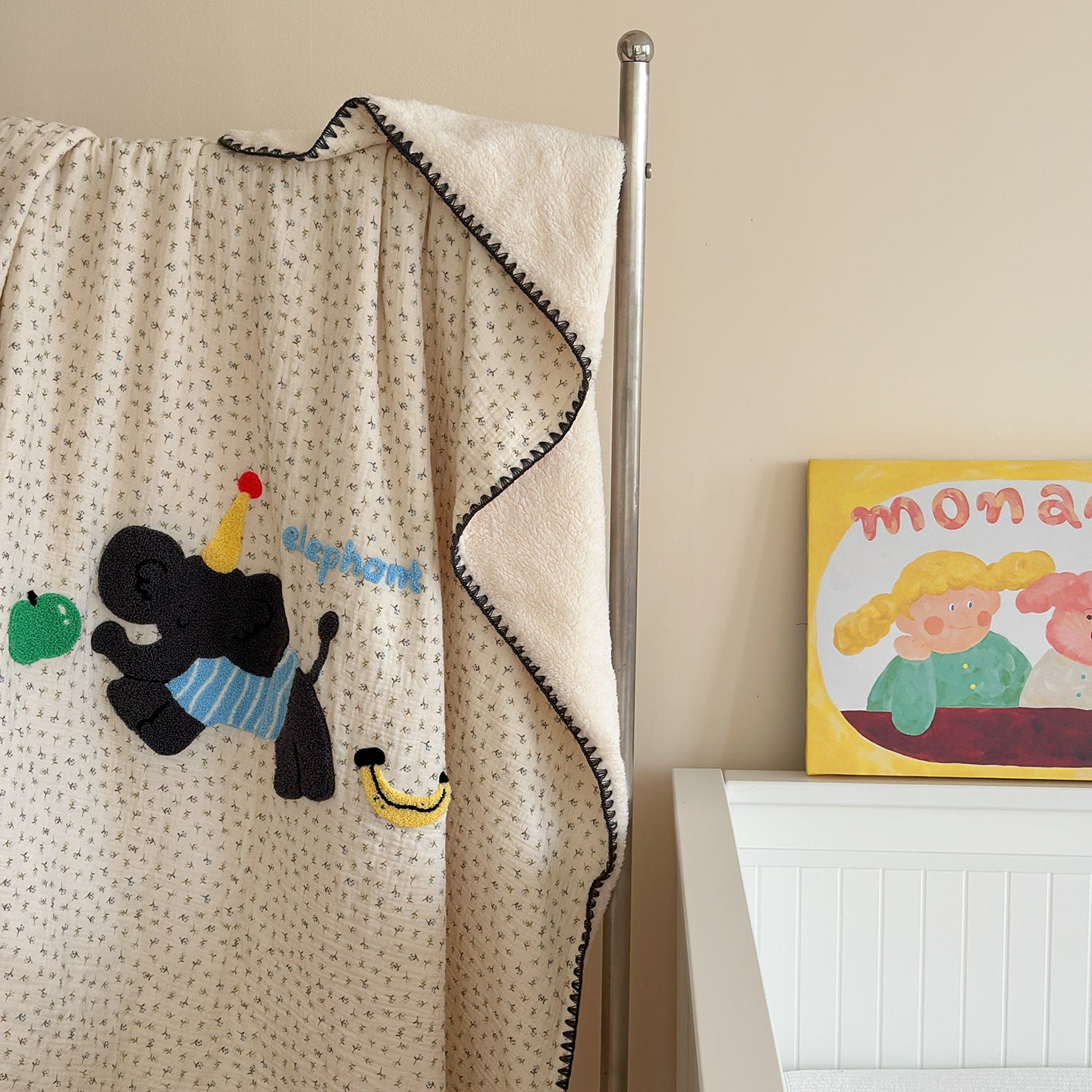 Cozy Friends Reversible Embroidered Towel – Cotton Gauze & Plush Fleece Berriscent