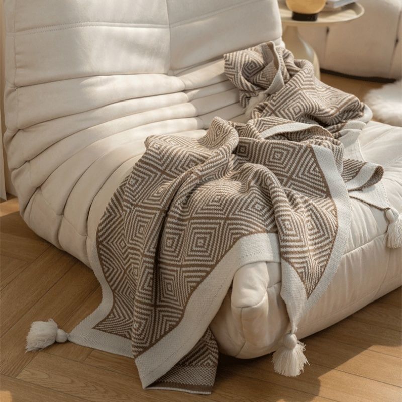 Geometric Weave Tasselled Throw Blanket Berriscent