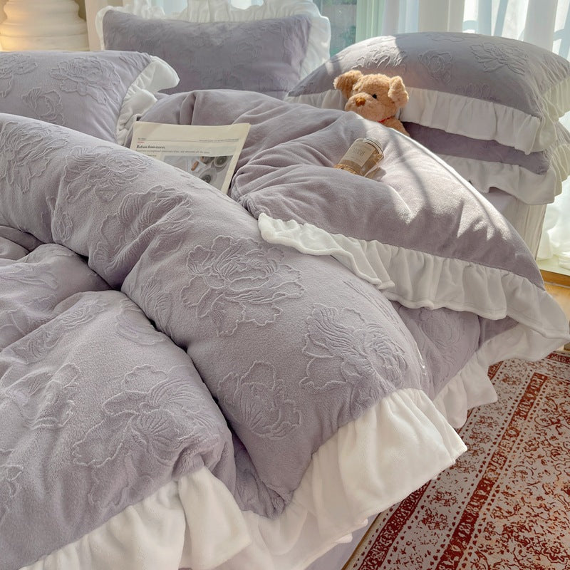 Floral Embrace Bedding Set (4-Piece Set)