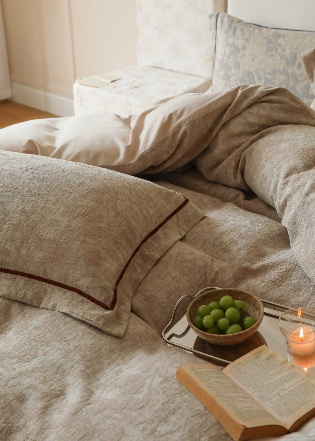 The Sculpted Trace | Embossed Jacquard Bed Linen