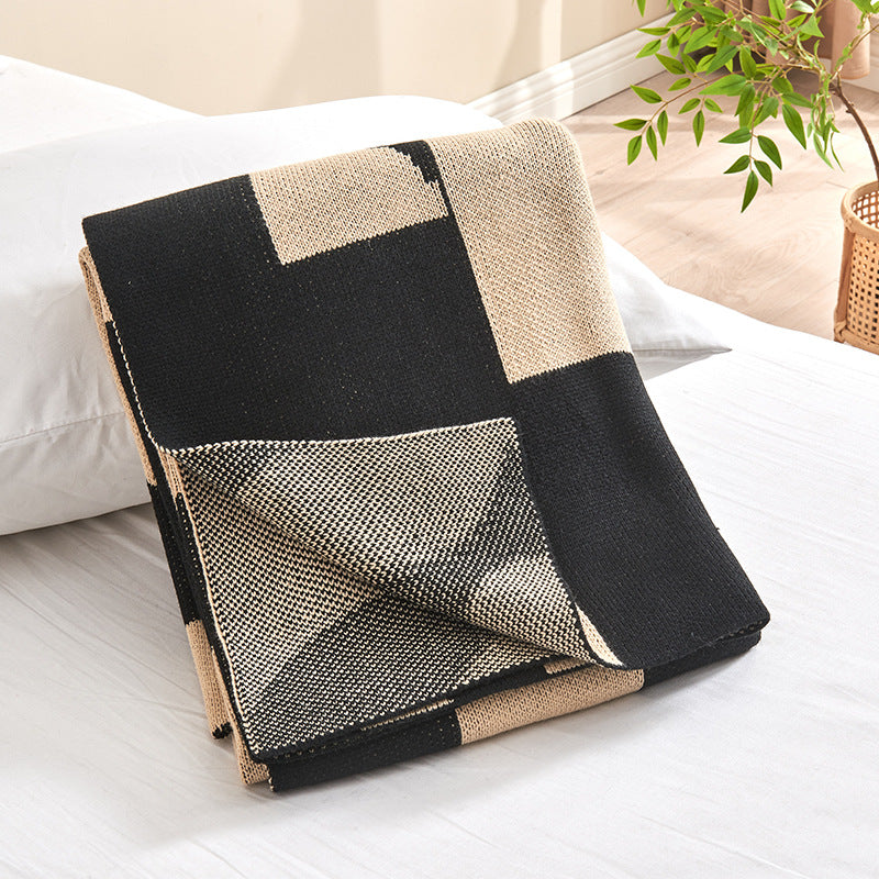 Lunare Noir Throw – Abstract Elegance in Modern Jacquard Berriscent