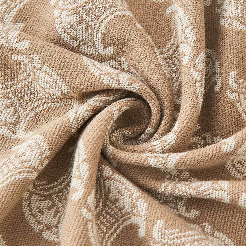Carrosse Heritage Throw – Timeless Elegance in Equestrian Jacquard Berriscent