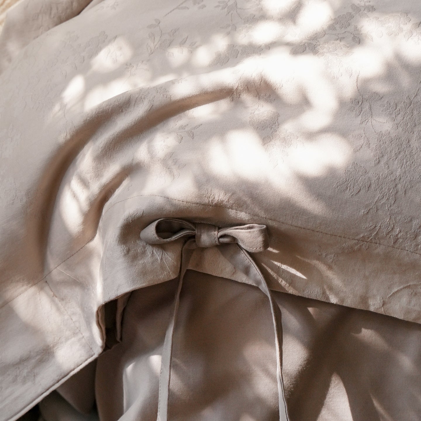 Blush Fleur Jacquard Cotton Bedding Set – Stone Taupe Berriscent