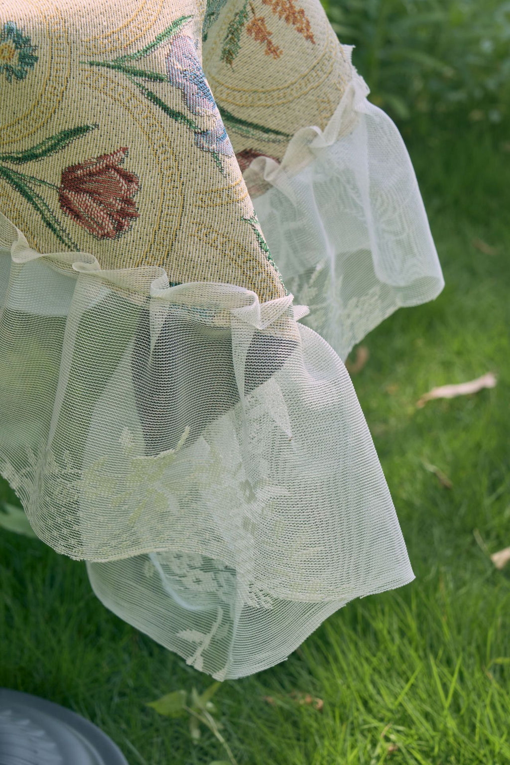 The Garden Veil | Cotton Blend Tablecloth