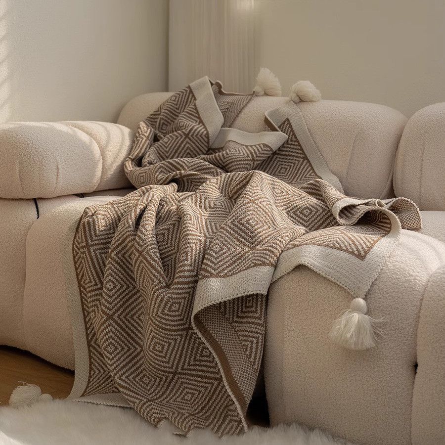 Geometric Weave Tasselled Throw Blanket Berriscent
