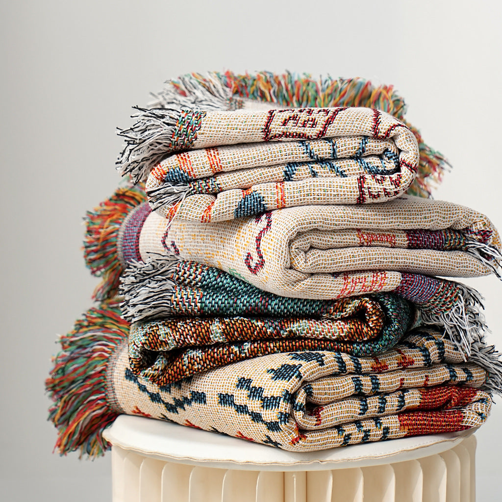 Nomad Spirit Jacquard Throw Berriscent