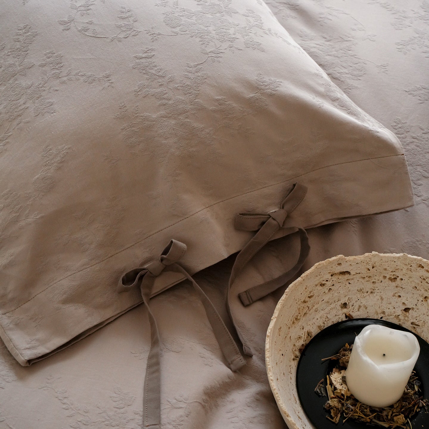 Blush Fleur Jacquard Cotton Bedding Set – Stone Taupe Berriscent