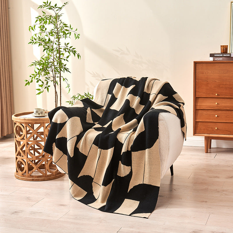 Lunare Noir Throw – Abstract Elegance in Modern Jacquard Berriscent