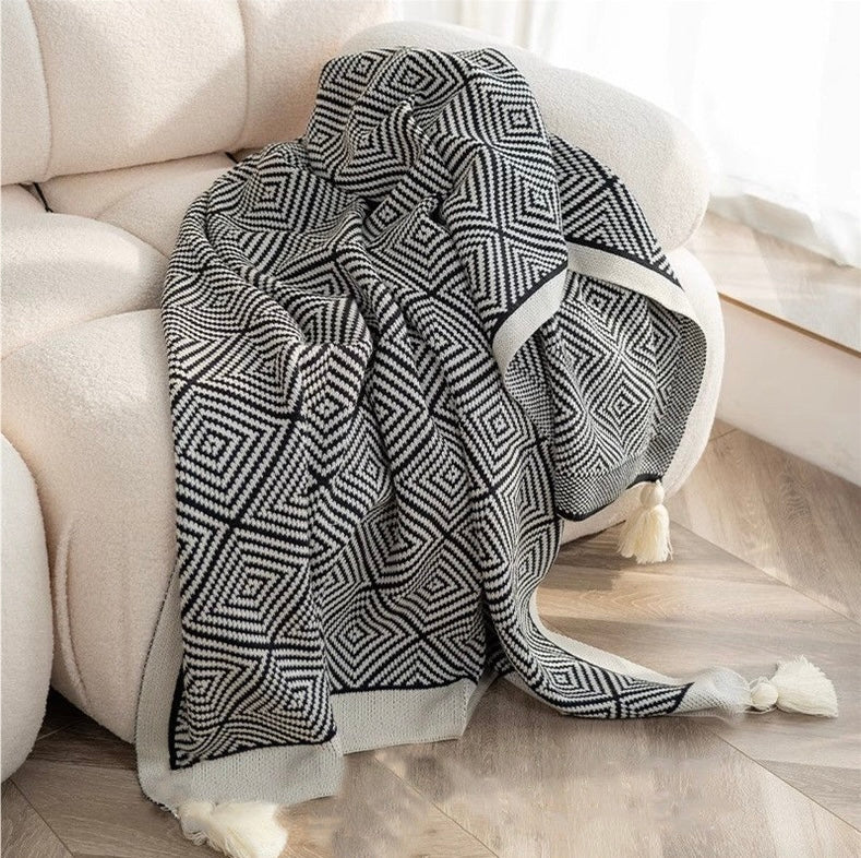 Geometric Weave Tasselled Throw Blanket Berriscent