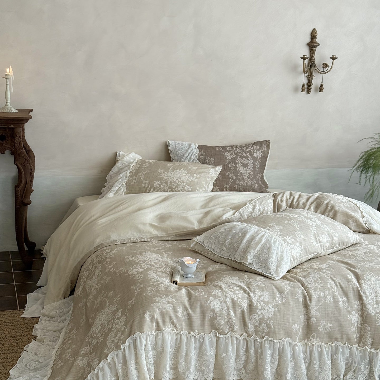 Maison Fleur Lace-Trim Bedding Set - Soft Linen Beige Berriscent