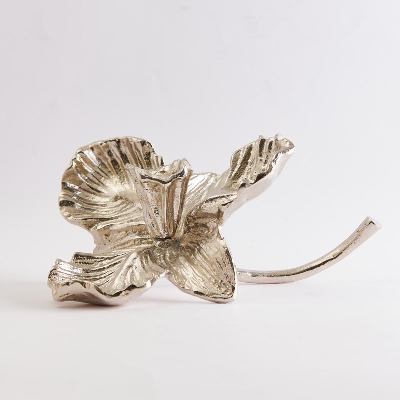 Sculpted Bloom Aluminium Candle Holder Berriscent