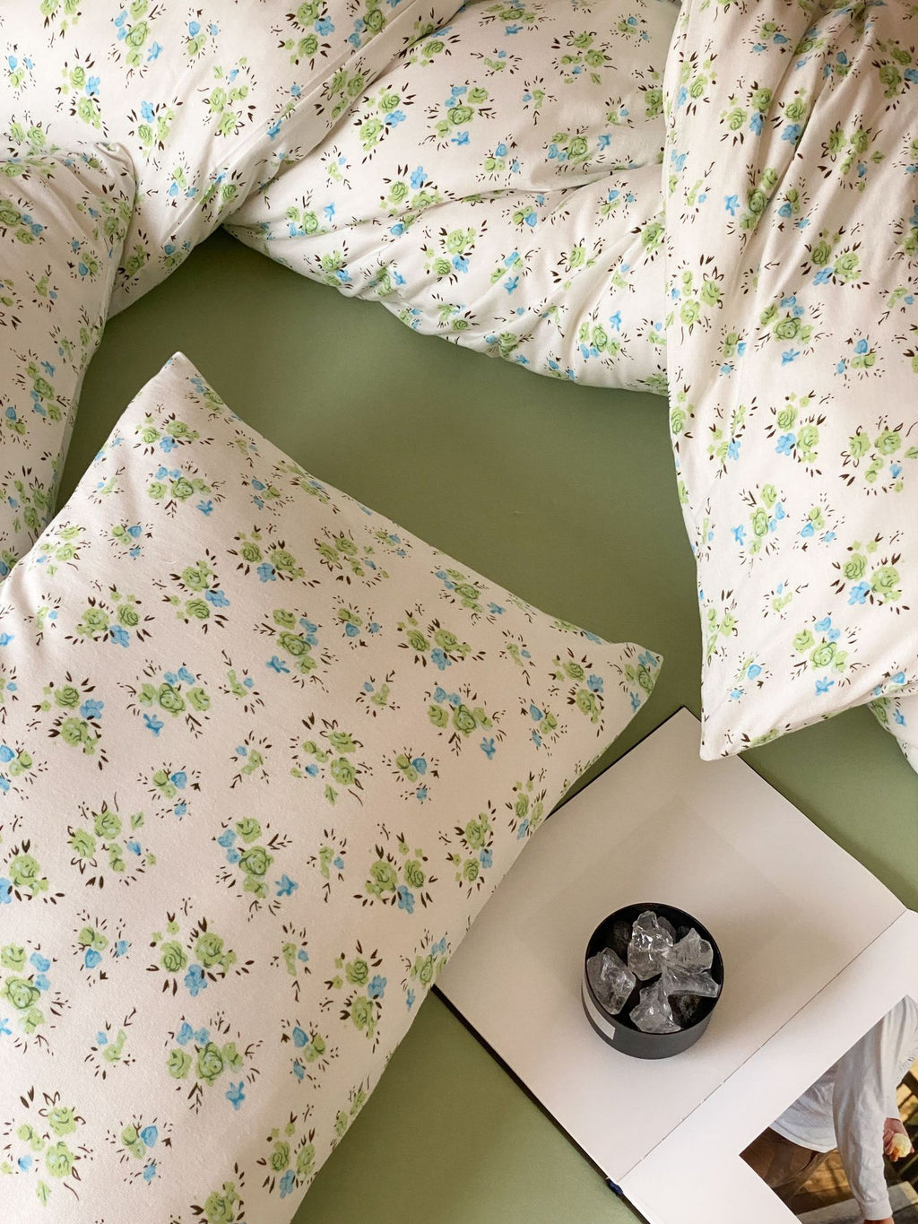 Meadow Bloom Washed Cotton Bedding Set – 4 Piece Collection Berriscent