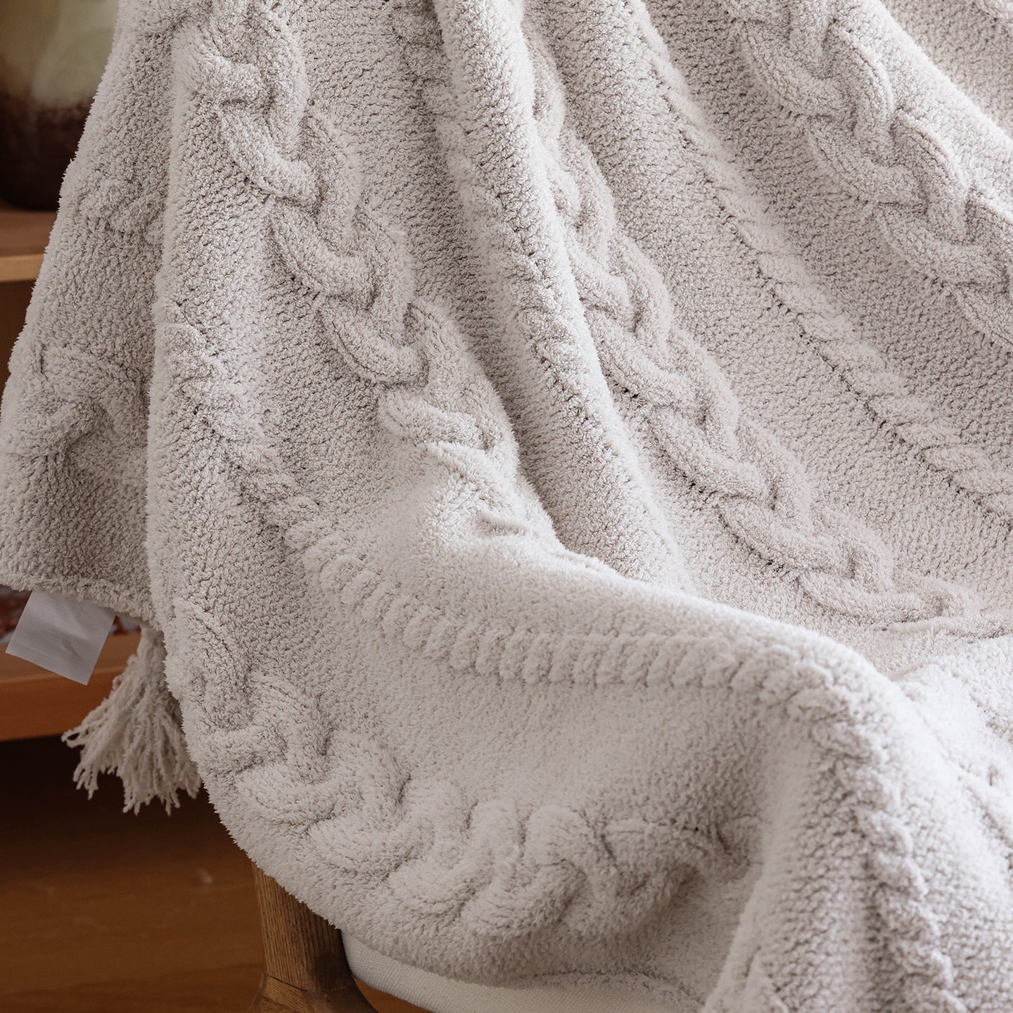 Braided Relief Thick Throw Berriscent