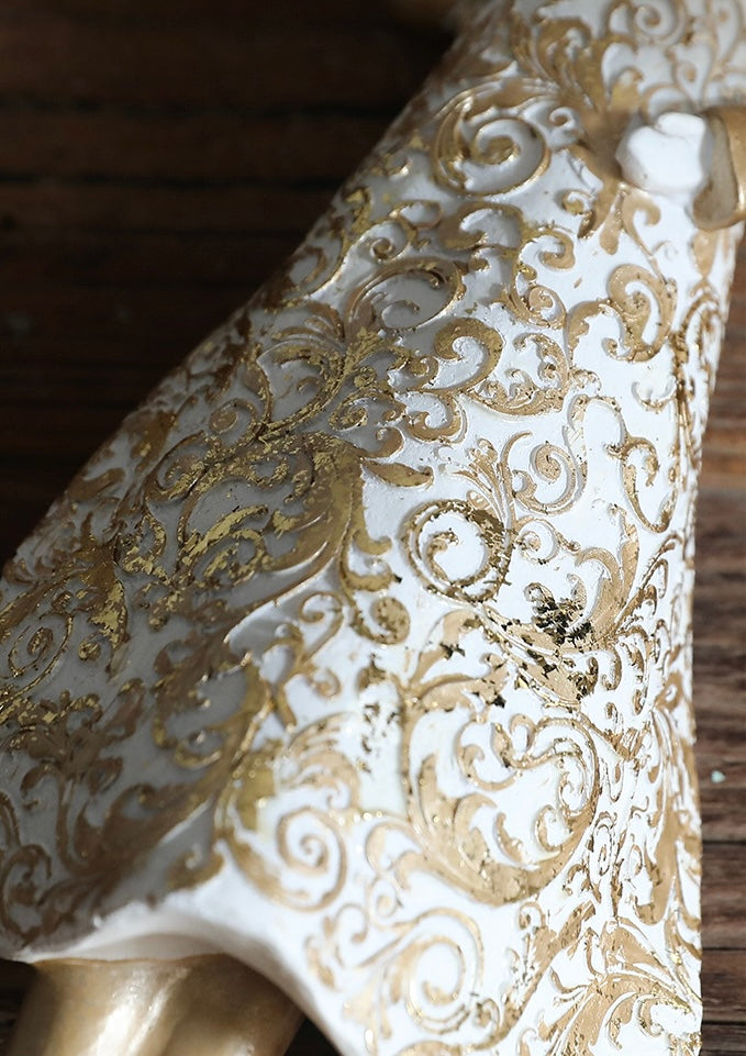 Aristocratic Rabbit Figurine – Decorative Sculpture Berriscent