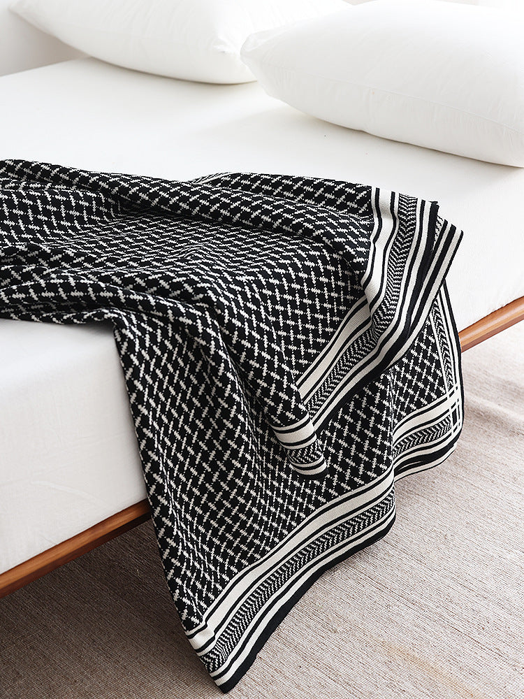 Axis Pattern Throw & Pillowcase Set Berriscent
