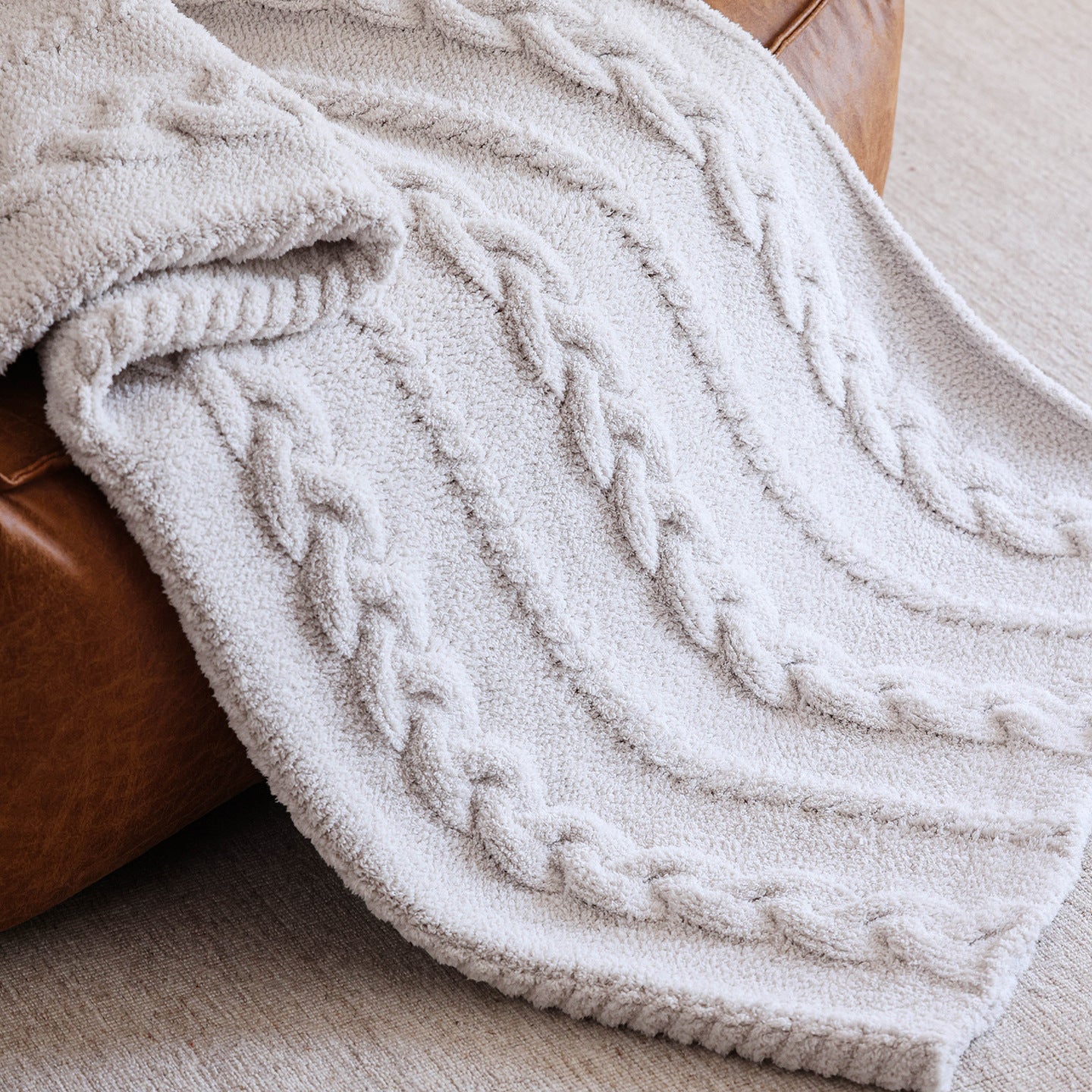 Braided Relief Thick Throw Berriscent