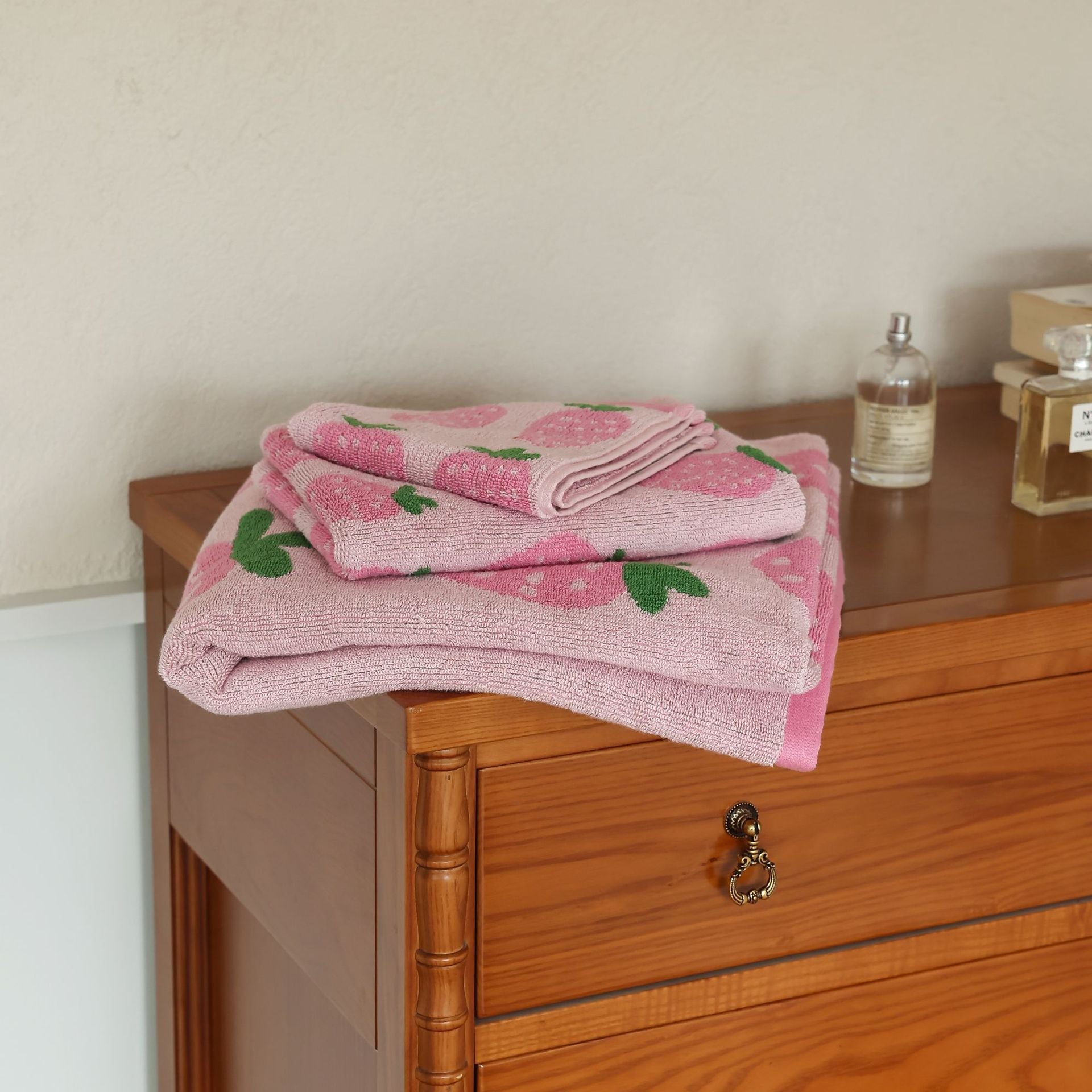 Strawberry Harvest | Cotton Towel Collection