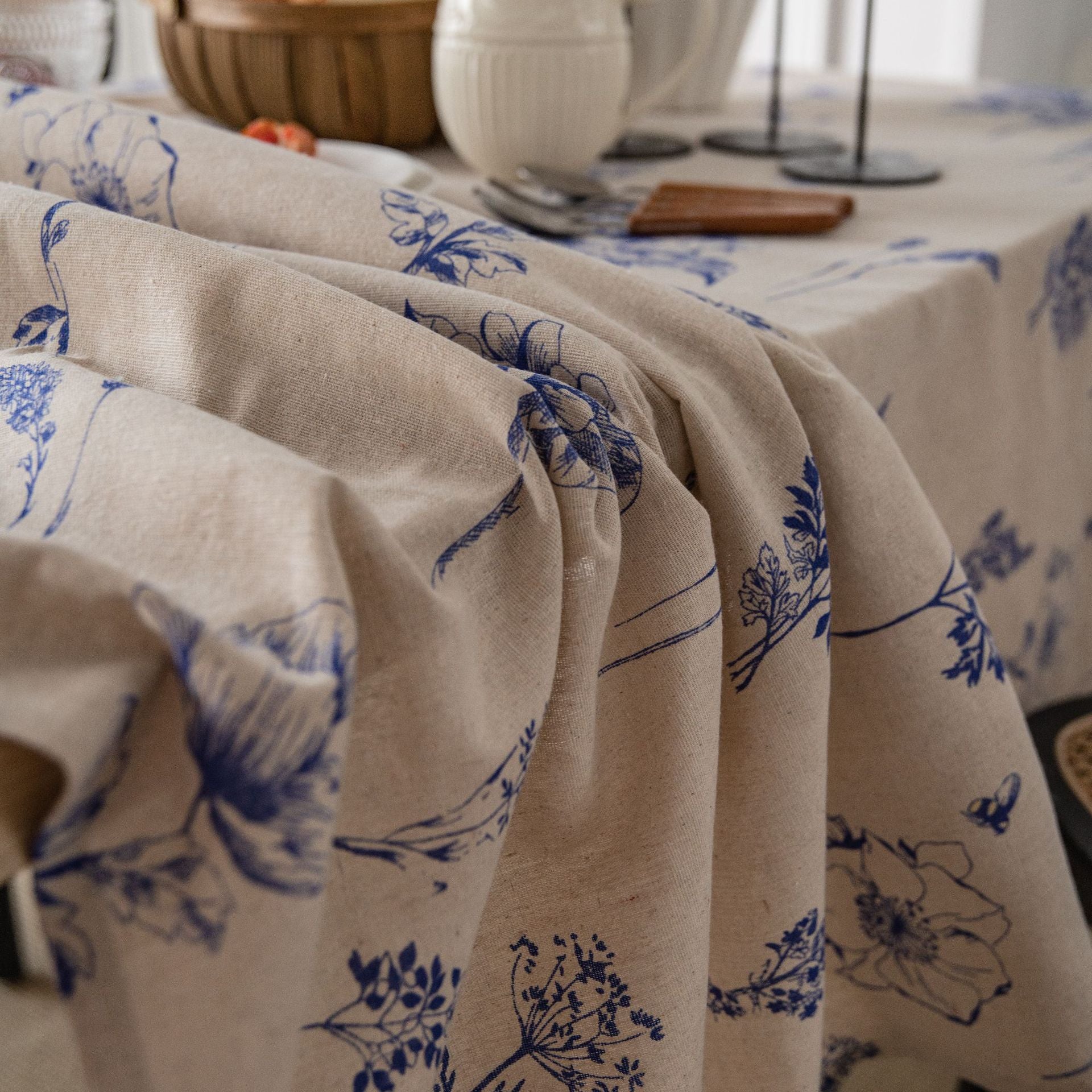 Cotton & Linen Botanical Tablecloth Berriscent