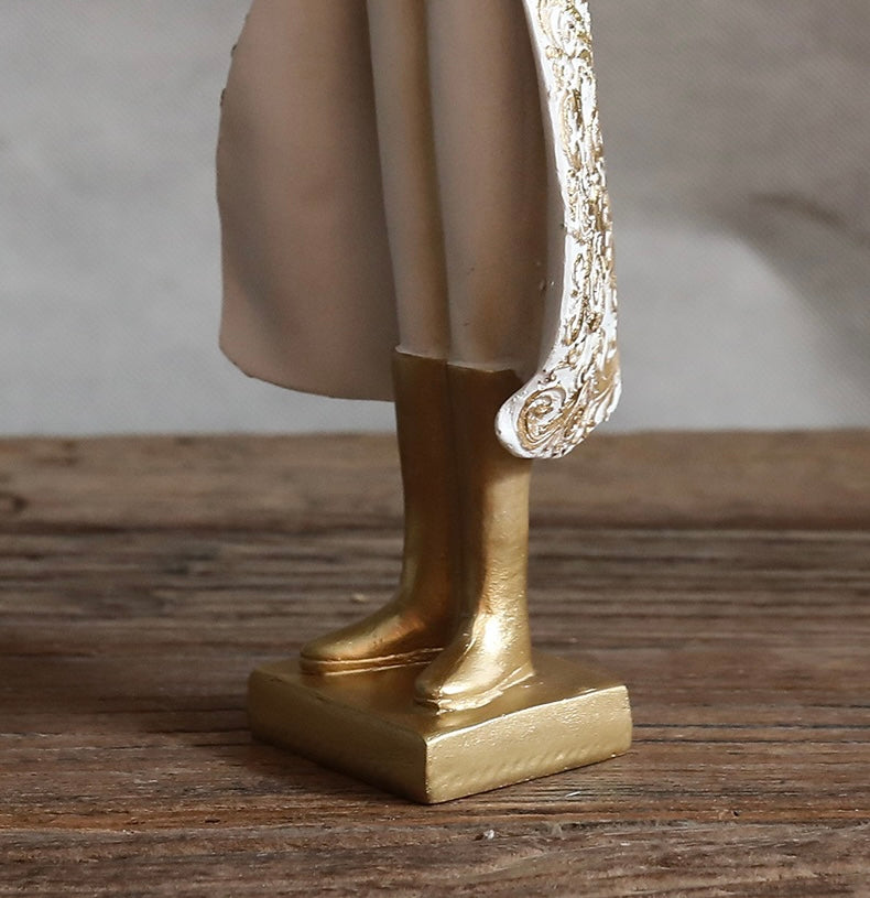 Aristocratic Rabbit Figurine – Decorative Sculpture Berriscent