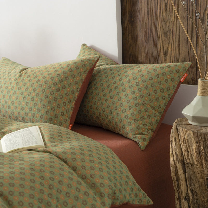 Looméa Cotton Yarn-Woven Bedding Collection Berriscent