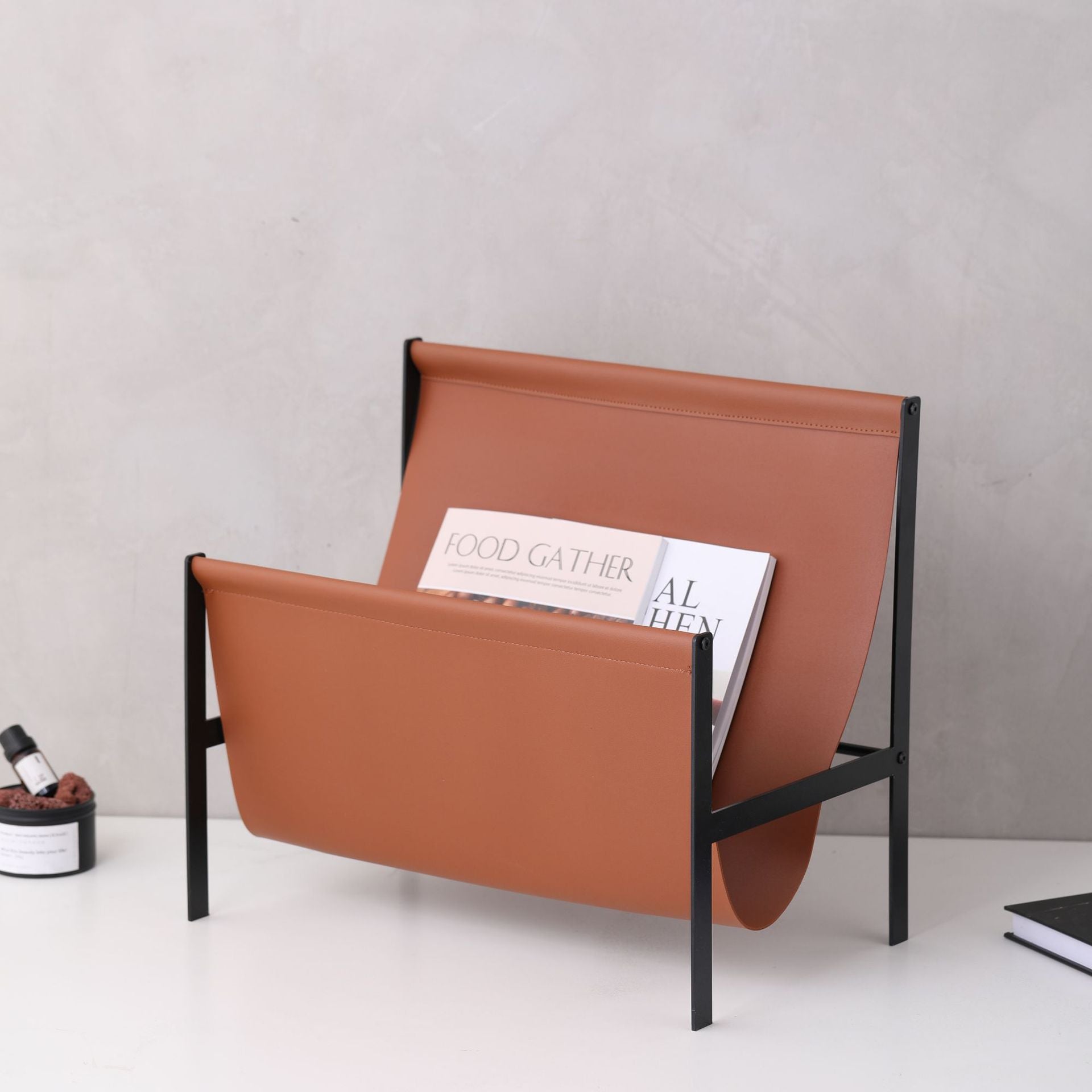 Contour Leather Display Rack Berriscent