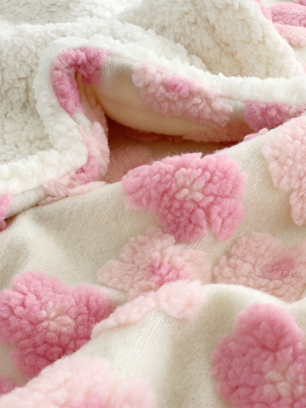 Bouclé Bloom Plush Throw Berriscent