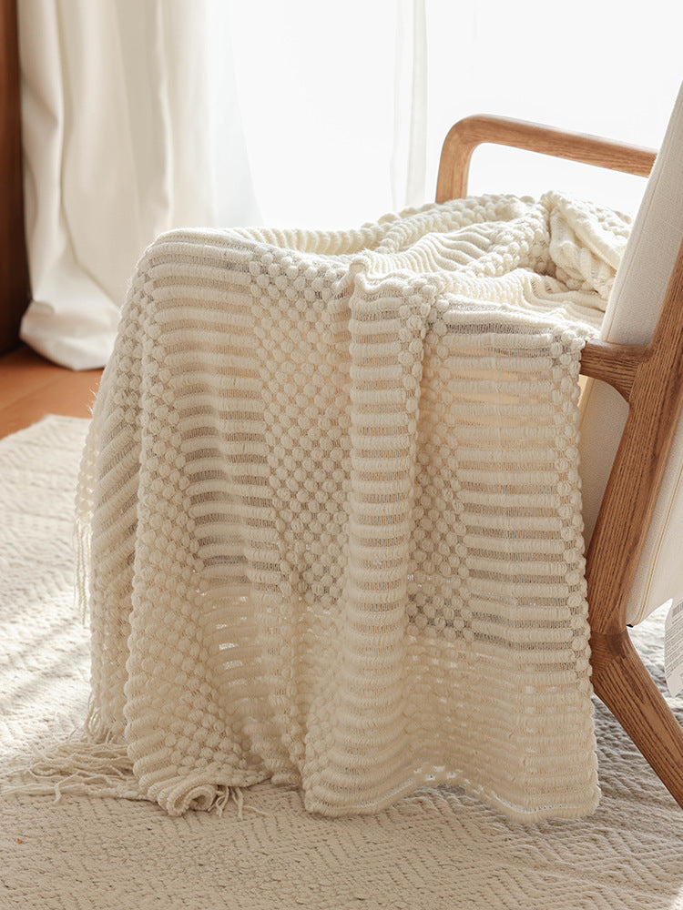 Textured Woven Fringe Throw in Acrylic Fibre Berriscent