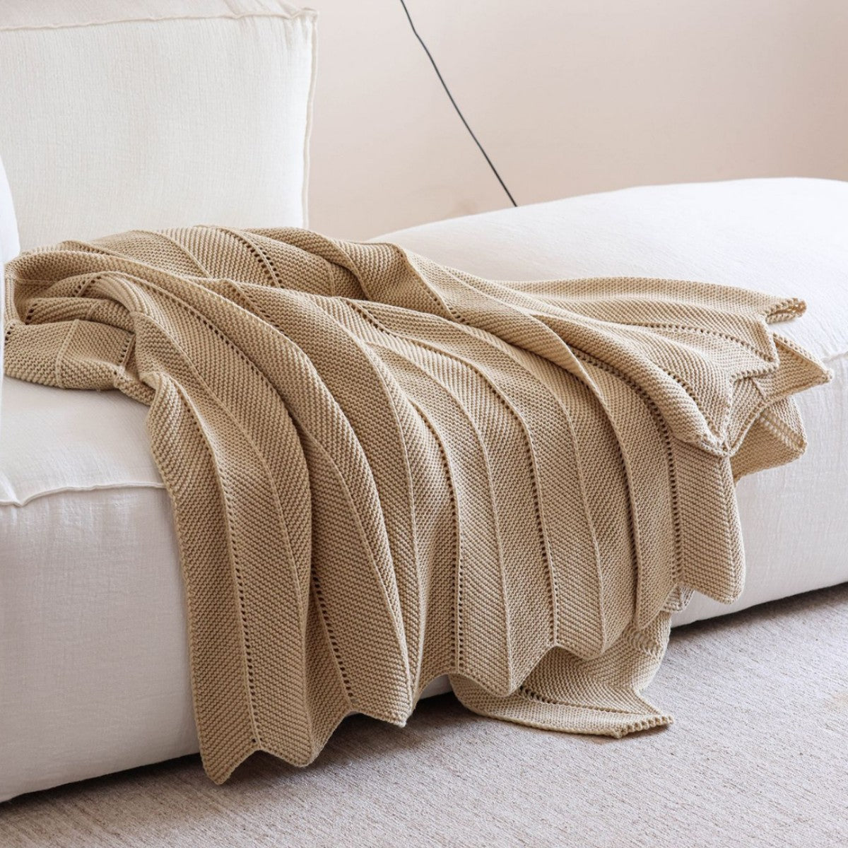  Elegant Textured Acrylic Throw Berriscent