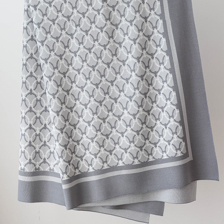 Loommark Woven Pattern Throw Berriscent
