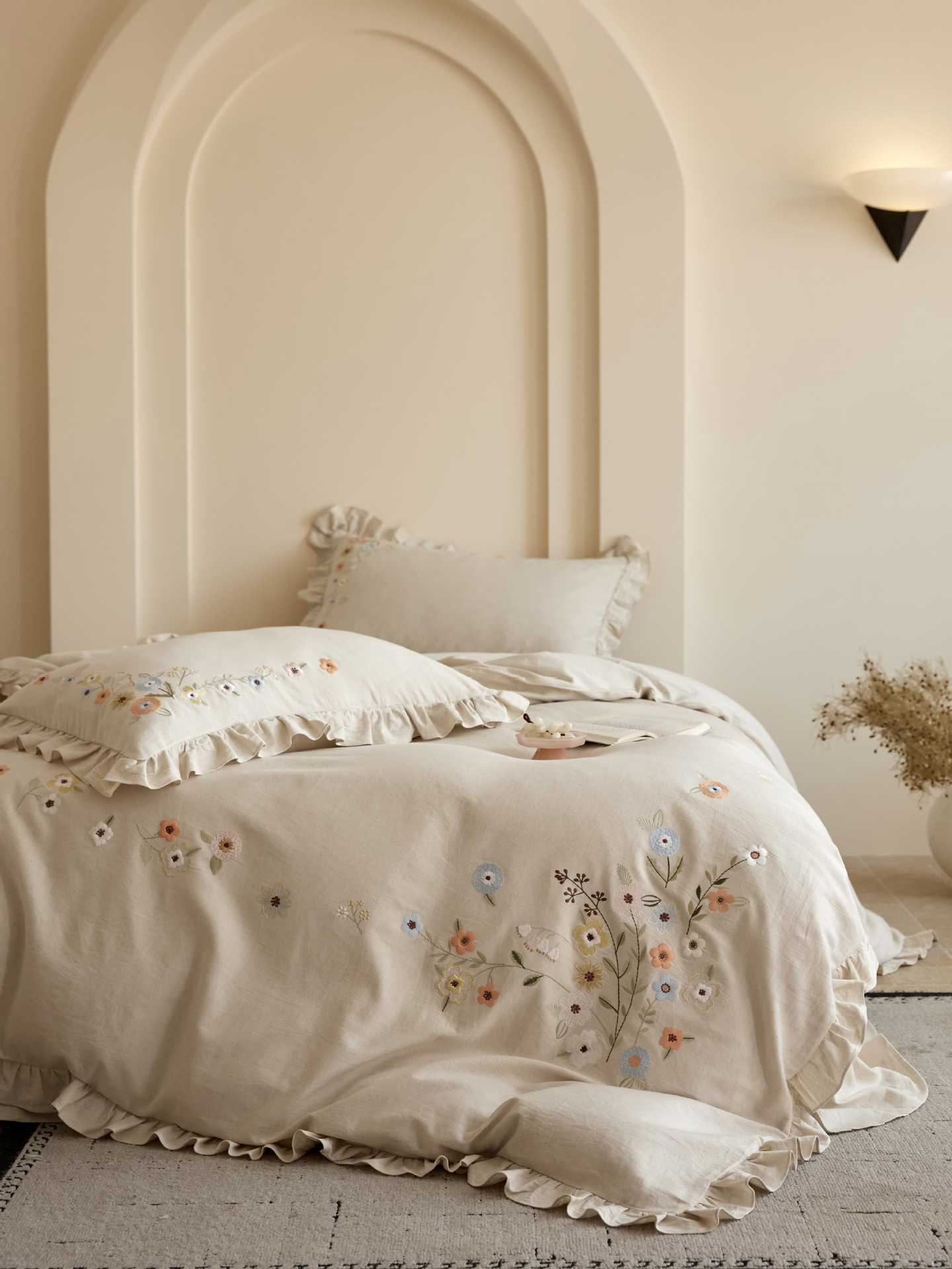 The Secret Garden Sprig | Ruffled & Embroidered Linen Cotton Bed Linen