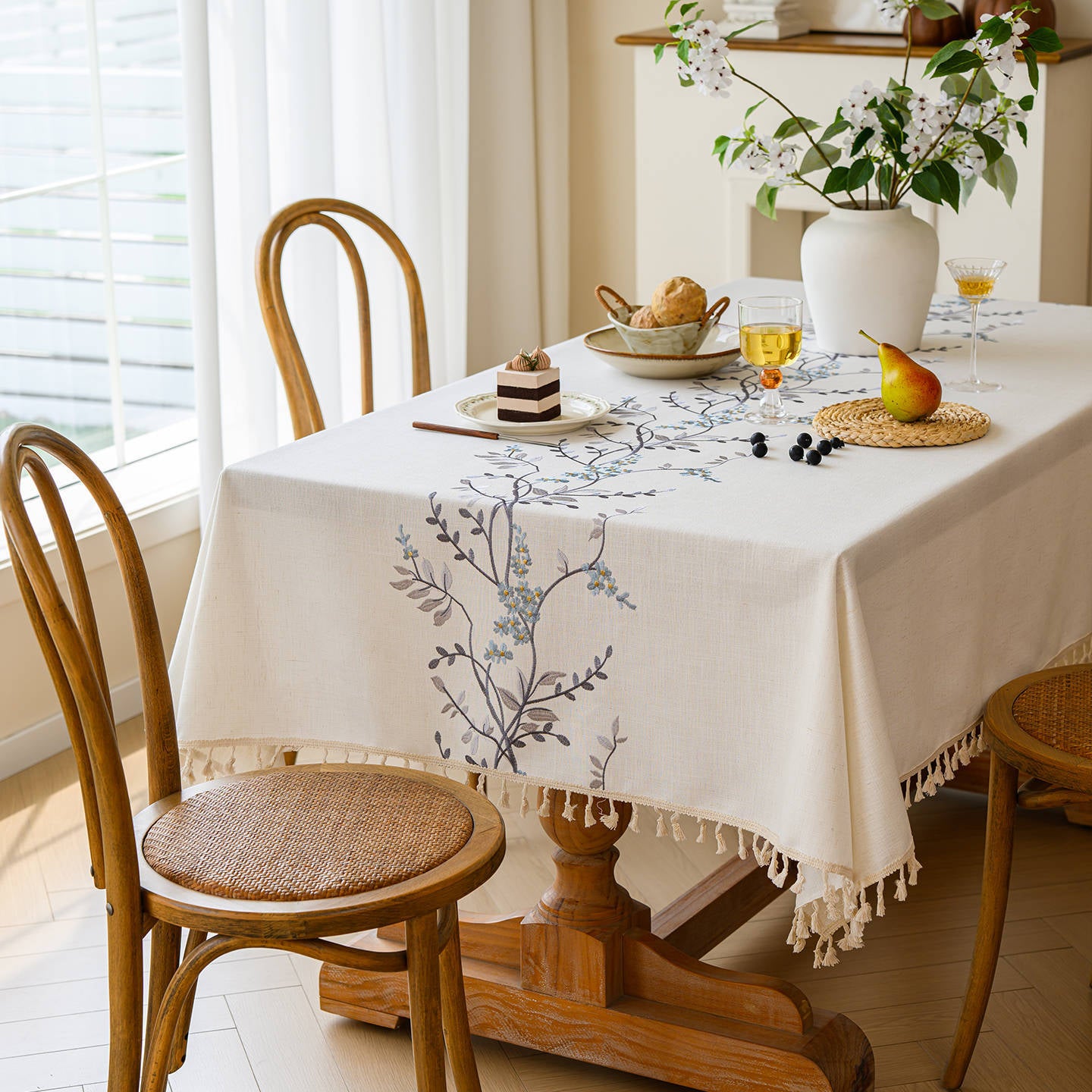 Botanical Grace Embroidered Tablecloth Berriscent