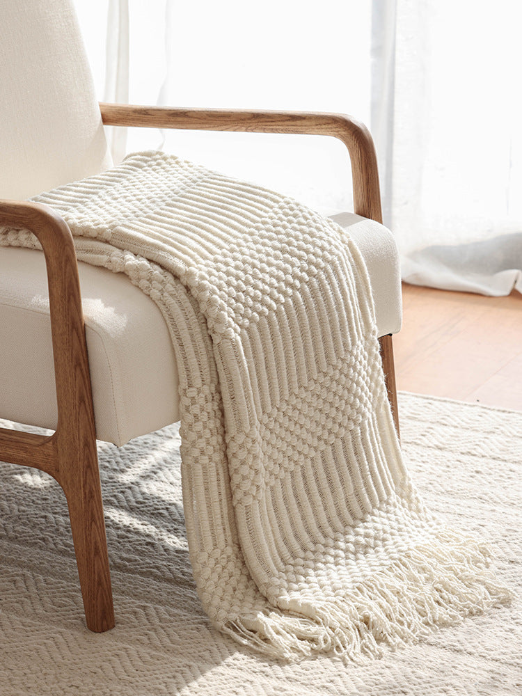 Textured Woven Fringe Throw in Acrylic Fibre Berriscent