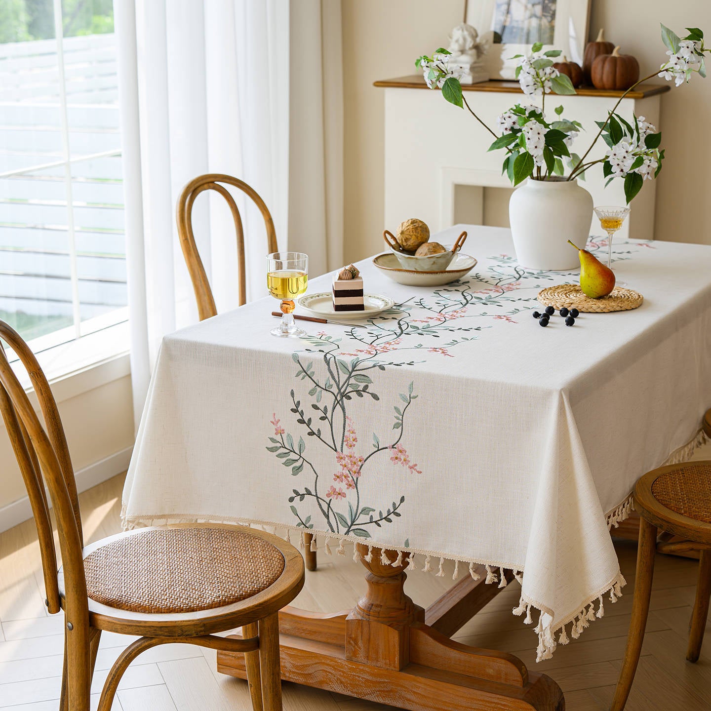 Botanical Grace Embroidered Tablecloth Berriscent