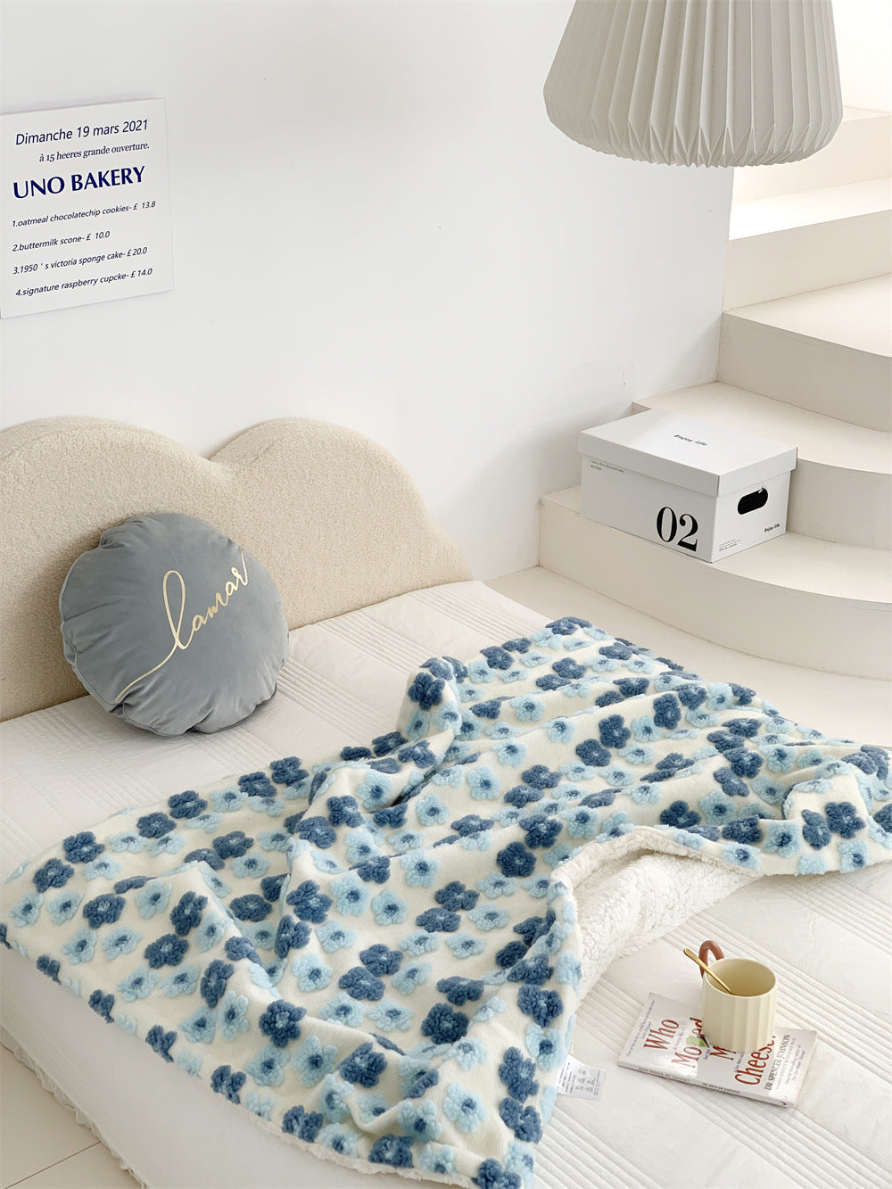 Bouclé Bloom Plush Throw Berriscent