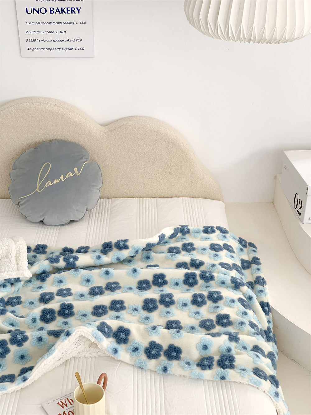 Bouclé Bloom Plush Throw Berriscent